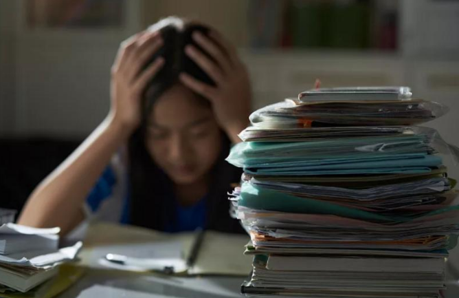 广州青少年抑郁阳性率约25%，家长认知滞后1-2年